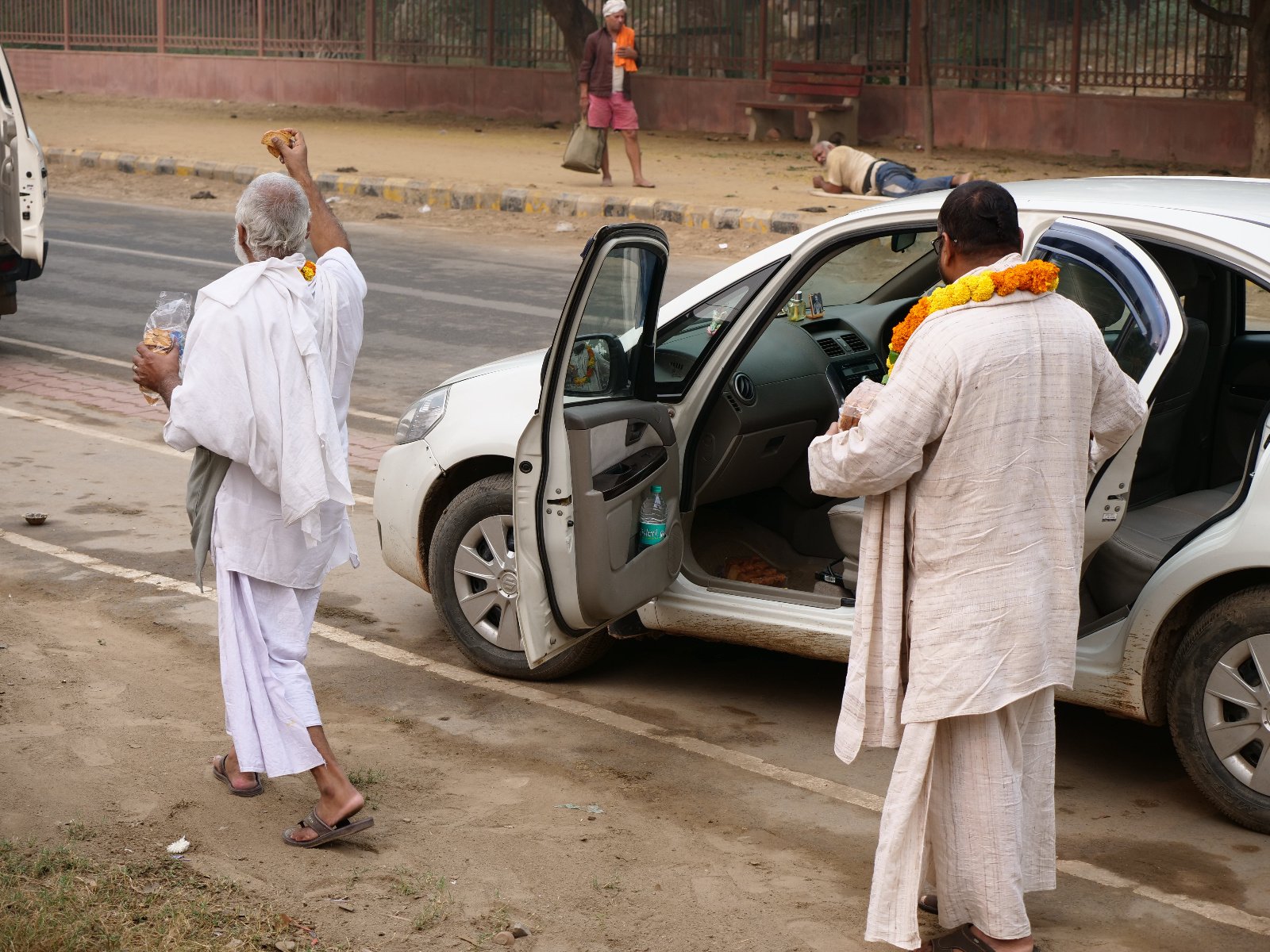  33 Gopashtami Radha kunda Govardhan 19.11.04